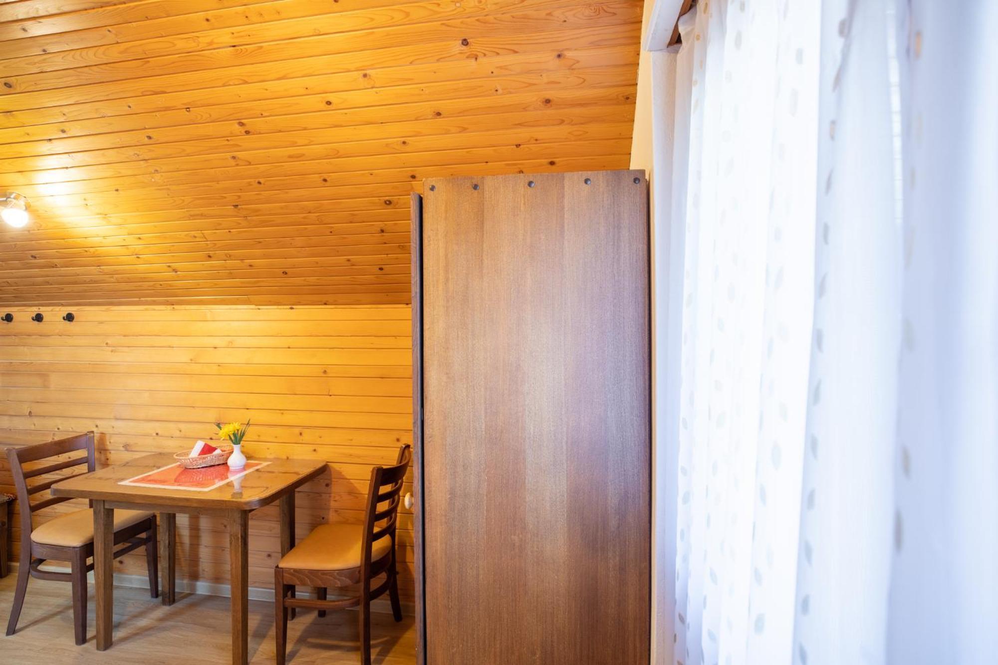 Apartmaji Prezelj ボーヒニ エクステリア 写真
